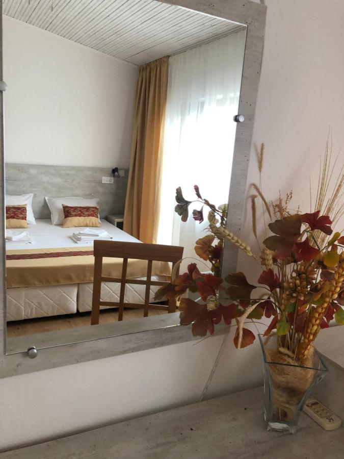 ורברה Guest Rooms Southern Nights מראה חיצוני תמונה